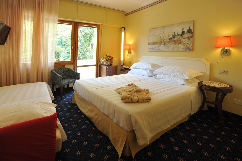 Hotel Ferrari Salsomaggiore Terme Extérieur photo
