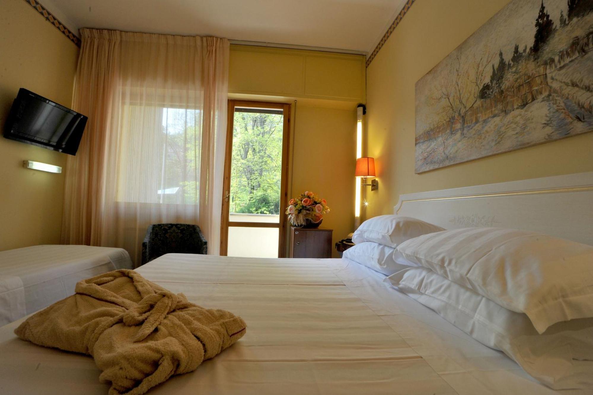 Hotel Ferrari Salsomaggiore Terme Extérieur photo